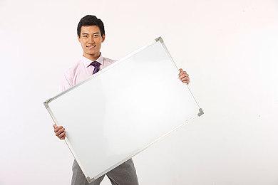 Epic喜加一！国产游戏《霓虹深渊》限时24小时免费领取